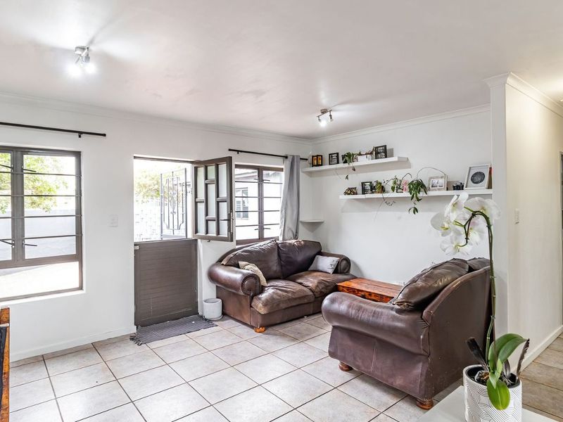 House For Sale in Bay Park - Photo 7