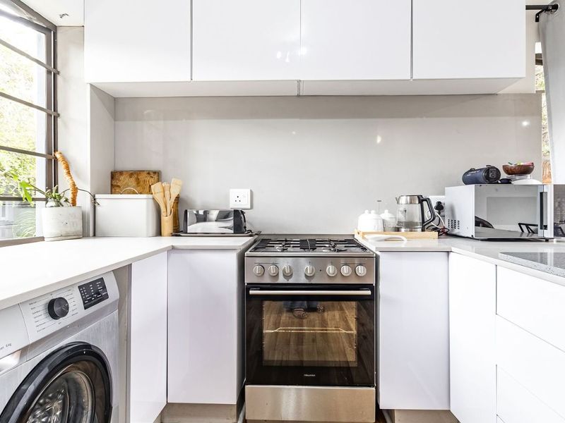 House For Sale in Bay Park - Photo 2