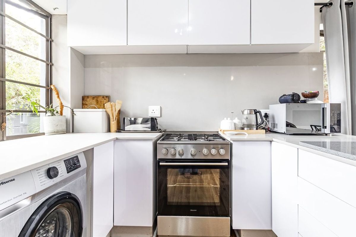 House For Sale in Bay Park - Photo 2