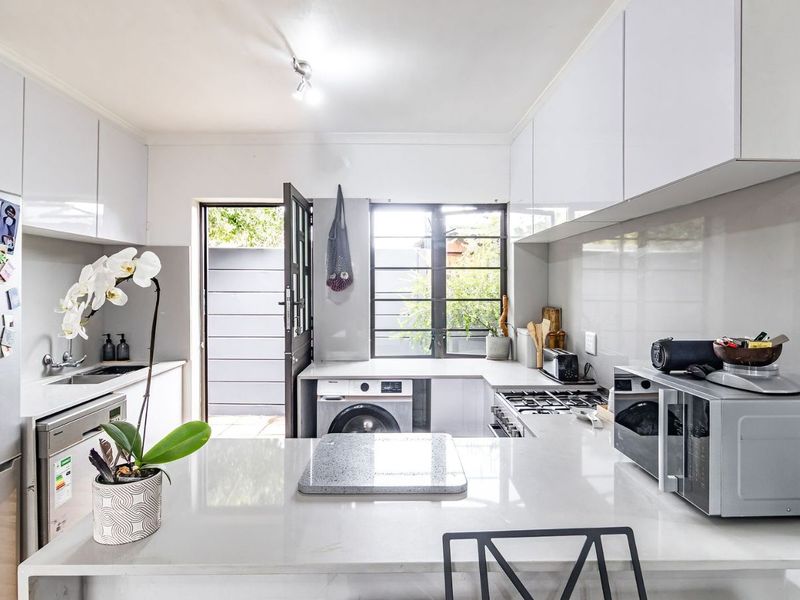 House For Sale in Bay Park - Photo 3