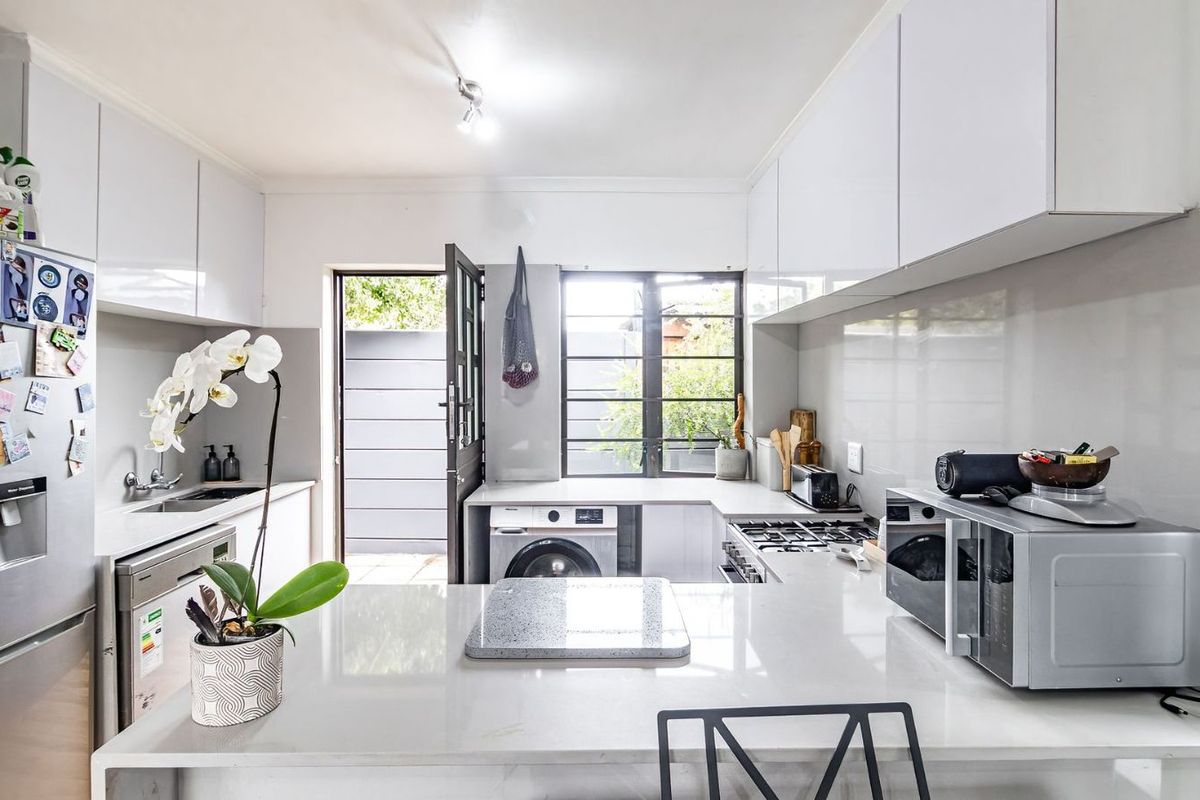 House For Sale in Bay Park - Photo 3