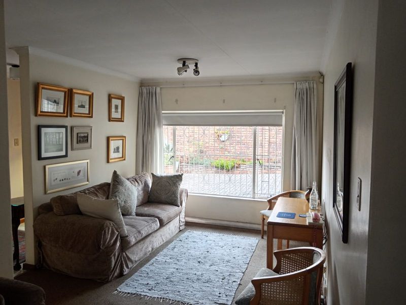 House For Sale in Faerie Glen - Photo 7