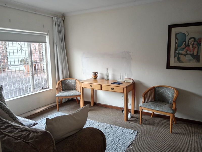 House For Sale in Faerie Glen - Photo 6