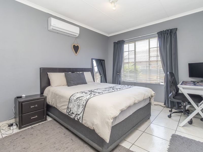 Townhouse For Sale in Honeydew Manor - Photo 10