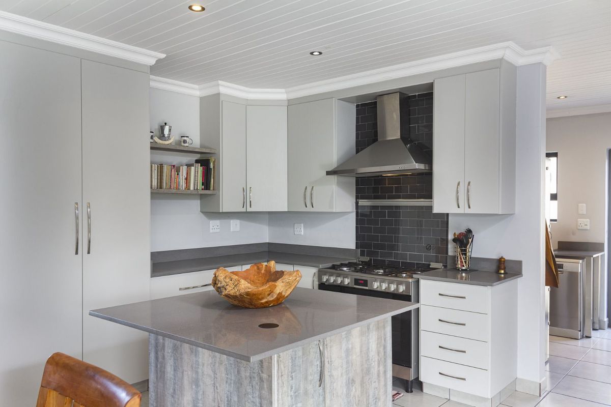 House For Sale in Blue Mountain Village - Photo 4