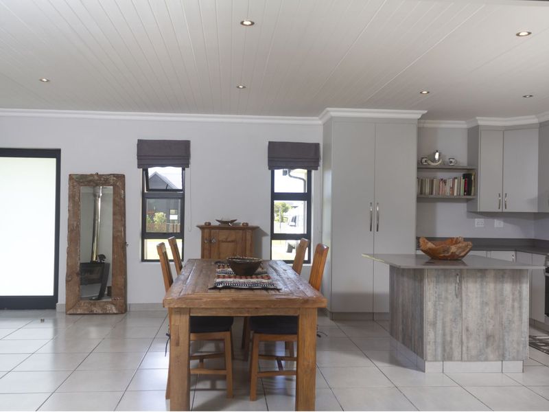 House For Sale in Blue Mountain Village - Photo 7