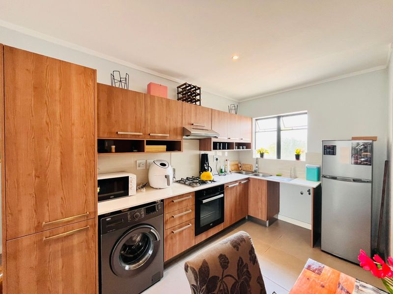 Apartment For Sale in Lonehill - Photo 2