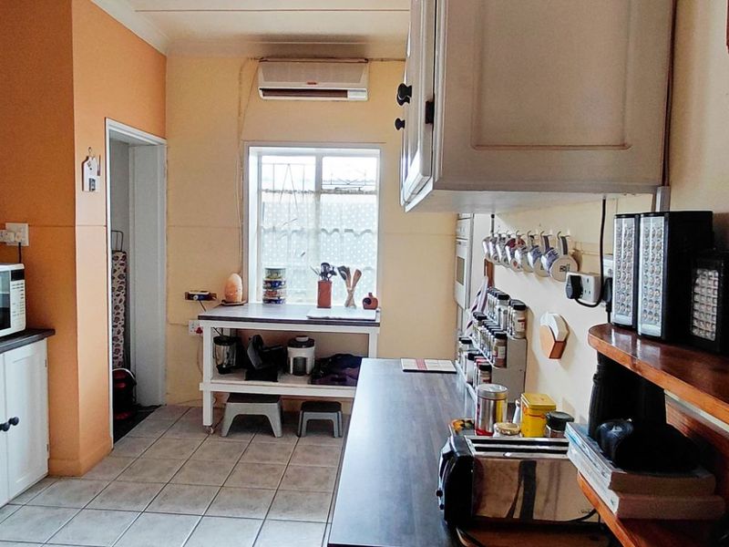 House For Sale in West Bank - Photo 8