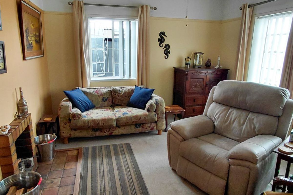 House For Sale in West Bank - Photo 5