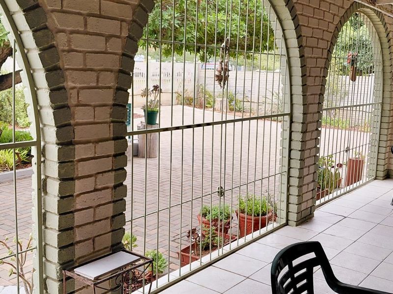 House For Sale in West Bank - Photo 3