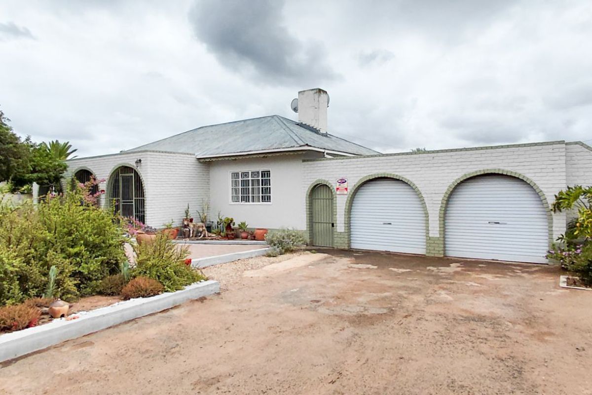 House For Sale in West Bank - Photo 2