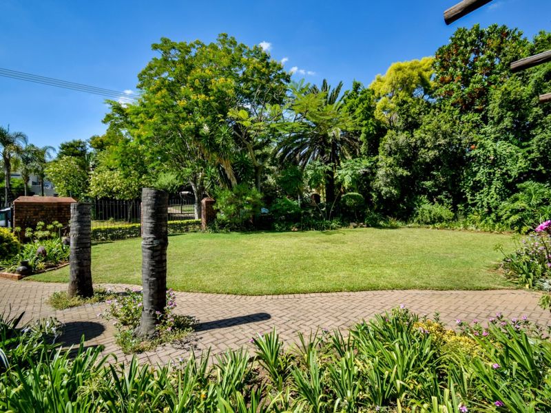 House For Sale in Waterkloof Glen - Photo 5