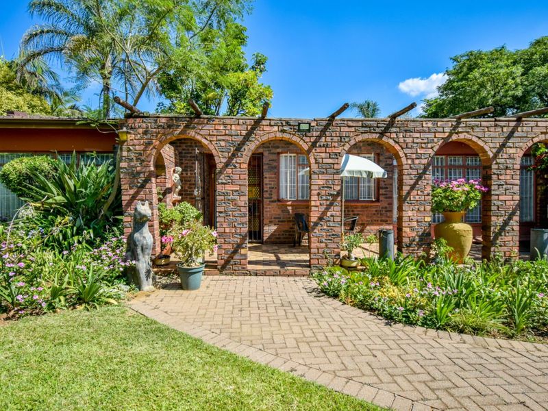 House For Sale in Waterkloof Glen - Photo 7