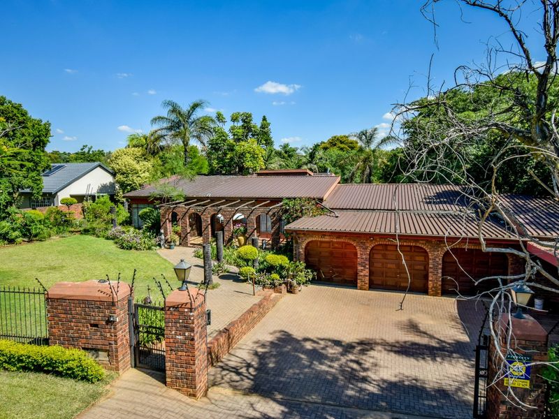 House For Sale in Waterkloof Glen - Photo 2