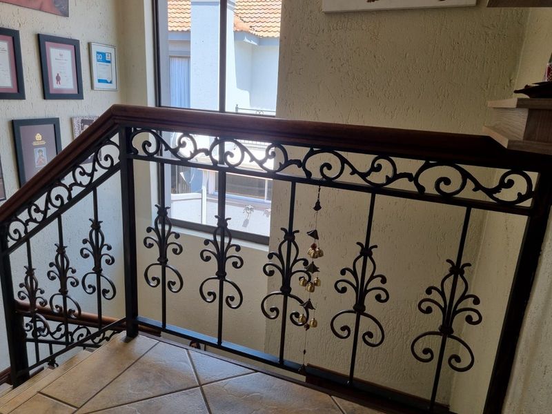 Townhouse For Sale in Vanderbijlpark SE 2 - Photo 9