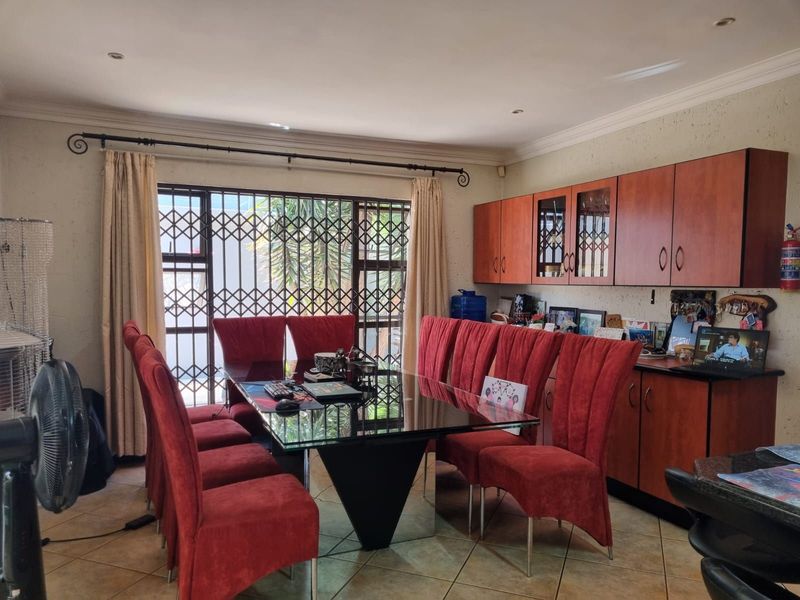 Townhouse For Sale in Vanderbijlpark SE 2 - Photo 3