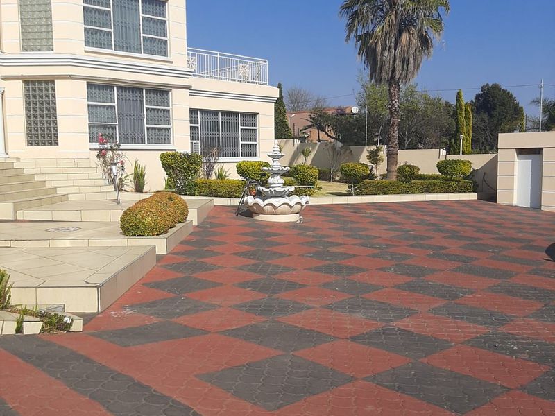 House For Sale in Die Heuwel - Photo 2