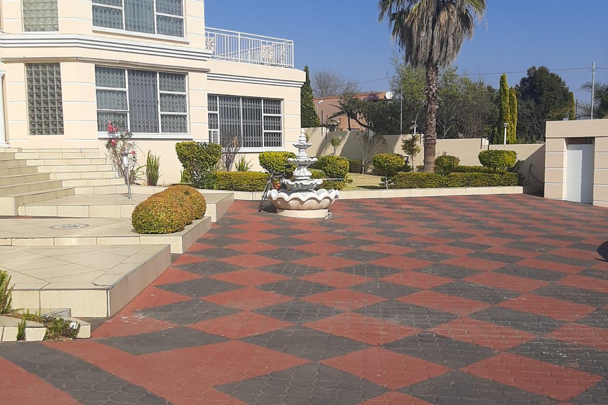 House For Sale in Die Heuwel - Photo 2