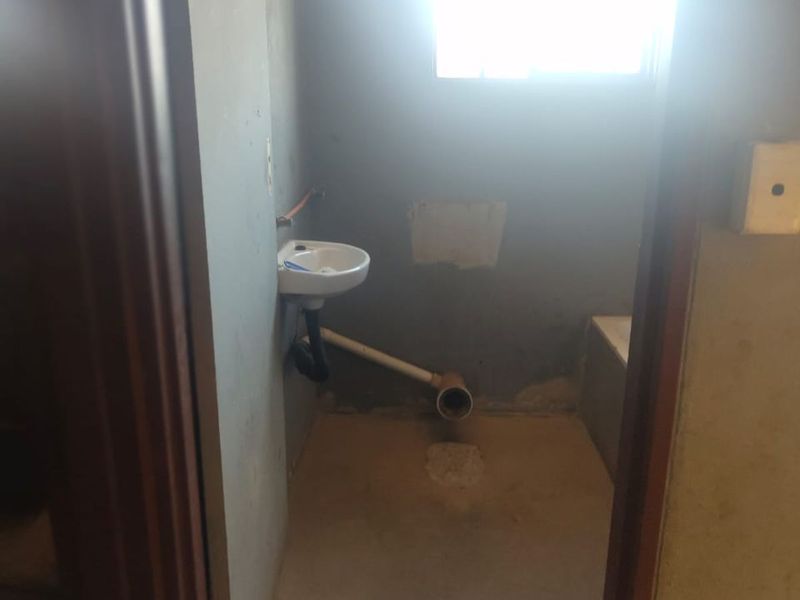 House For Sale in Geluksoord - Photo 4