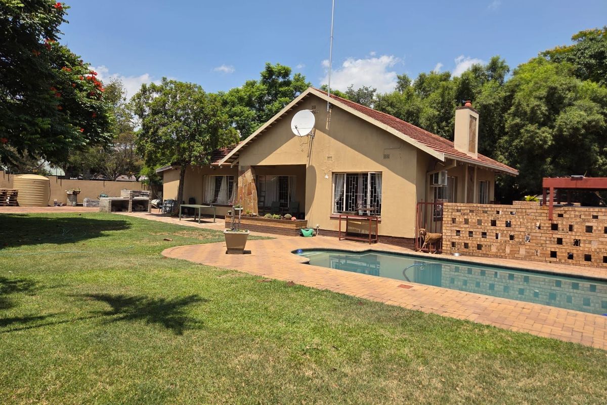 House For Sale in Moregloed - Photo 3