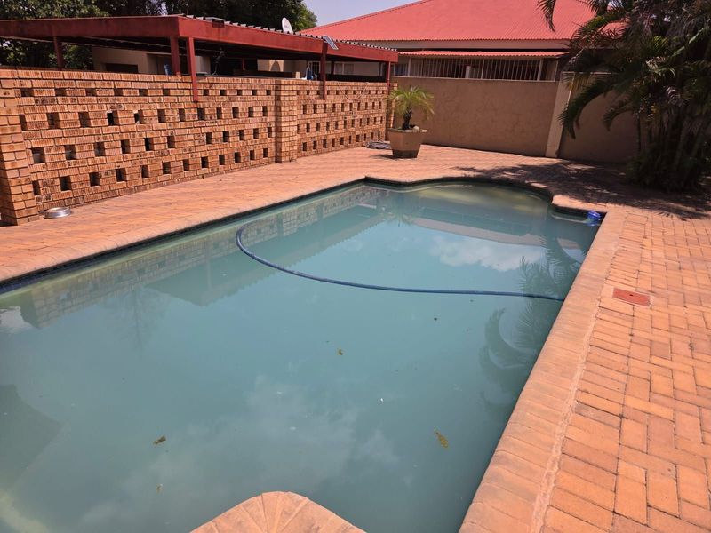 House For Sale in Moregloed - Photo 2