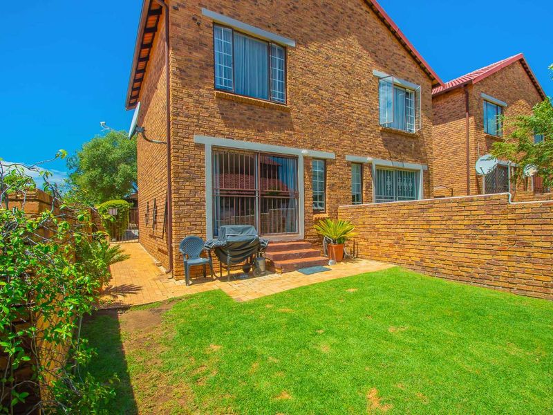 Townhouse For Sale in Honeydew Ridge - Photo 6