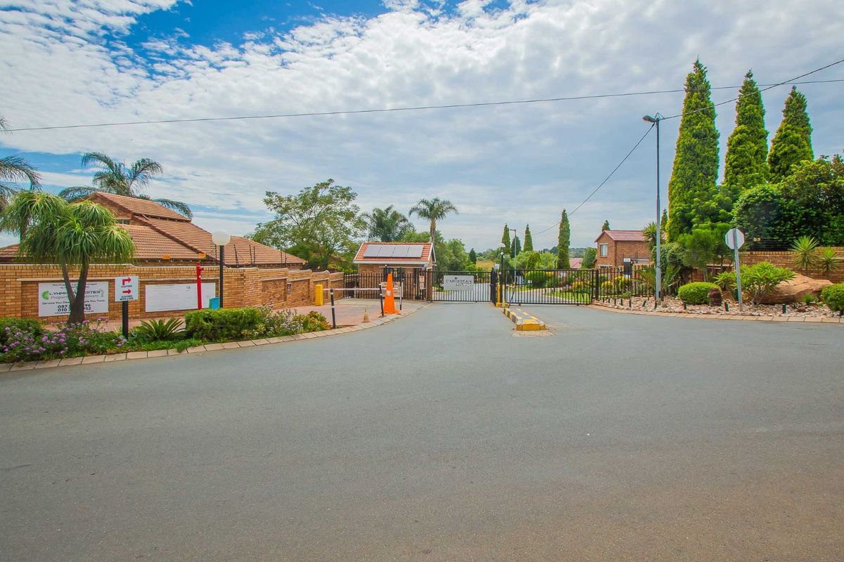 Townhouse For Sale in Honeydew Ridge - Photo 2