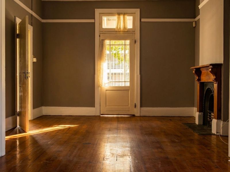 House For Sale in Richmond Hill - Photo 4