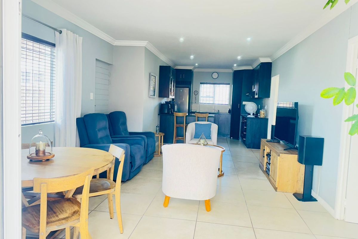 House For Sale in Mount Pleasant - Photo 3