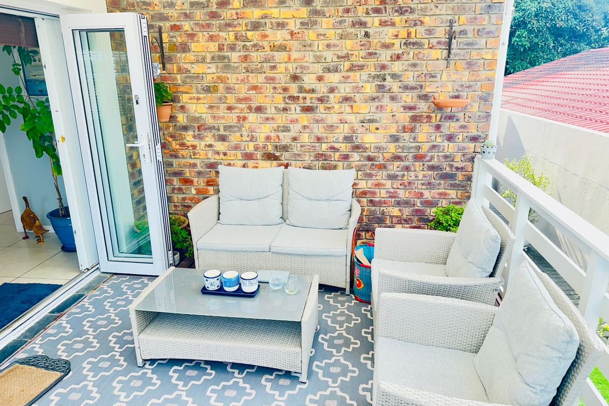 House For Sale in Mount Pleasant - Photo 2