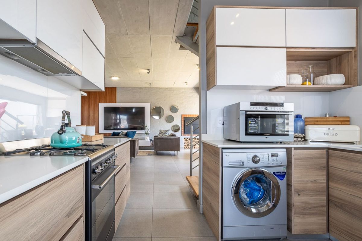 Townhouse For Sale in The Hills Game Reserve Estate - Photo 4