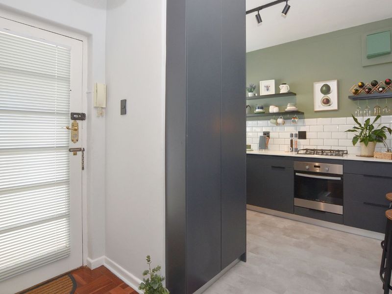 Apartment For Sale in Green Point - Photo 3