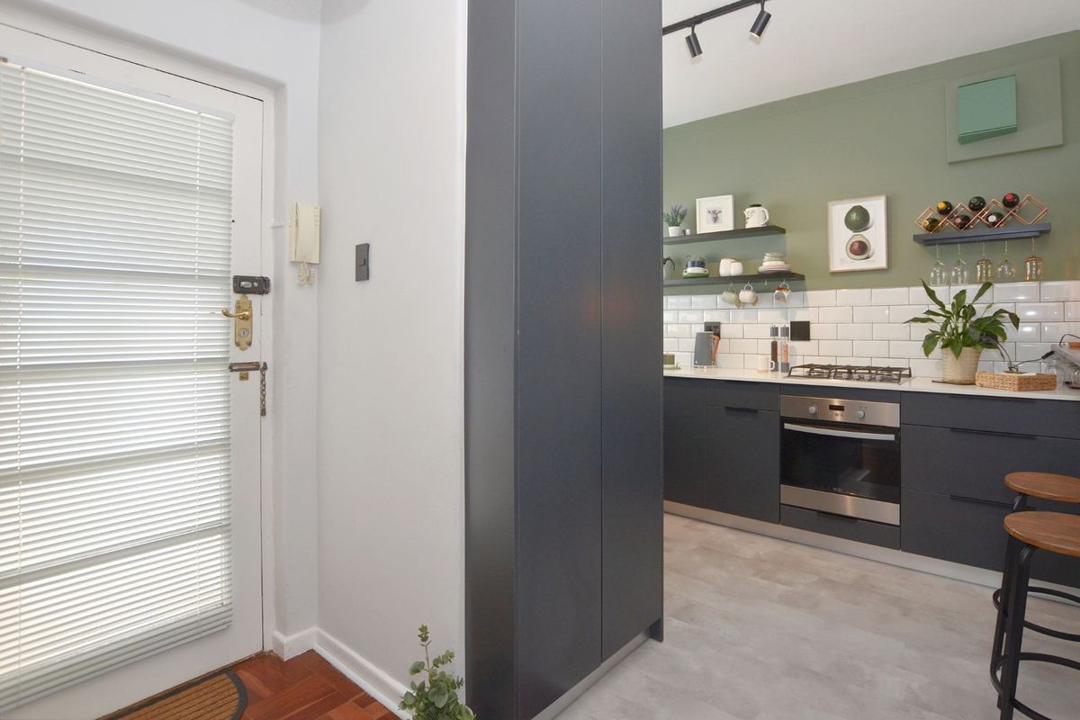 Apartment For Sale in Green Point - Photo 3