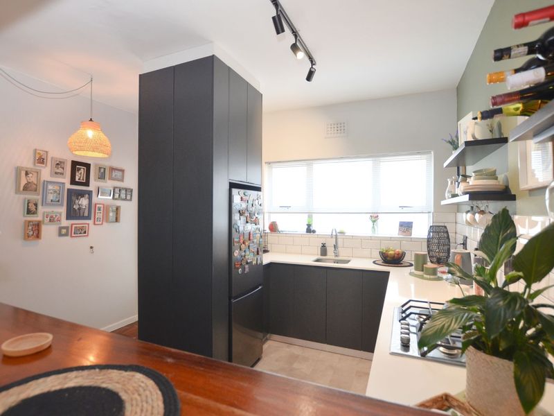 Apartment For Sale in Green Point - Photo 6