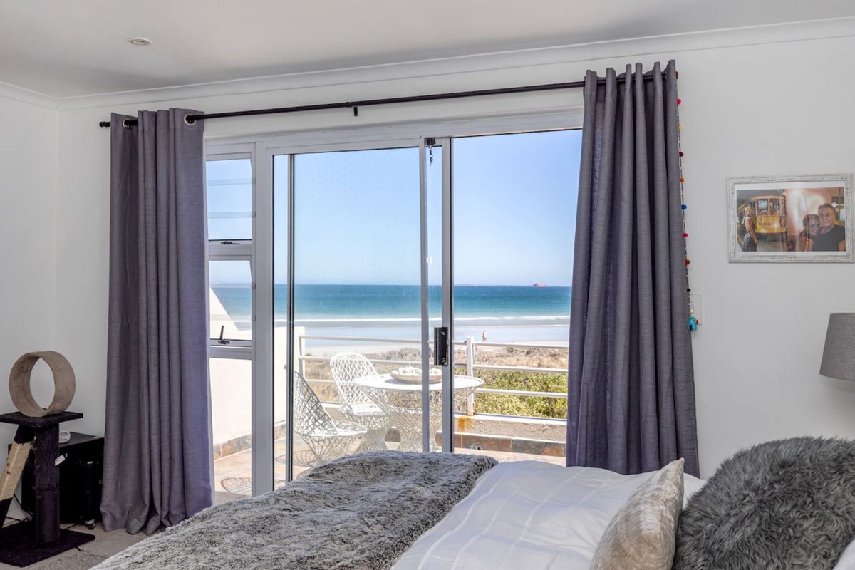 House For Sale in Woodbridge Island - Photo 4