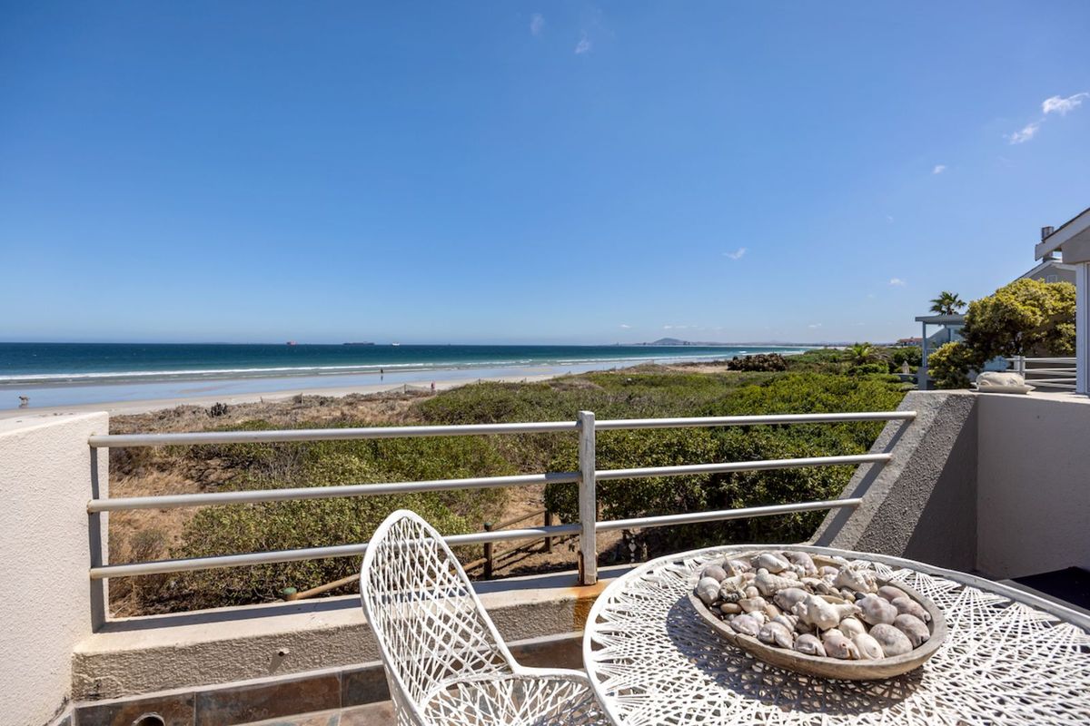 House For Sale in Woodbridge Island - Photo 2