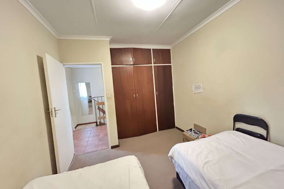 Townhouse For Sale in Faerie Glen - Photo 4