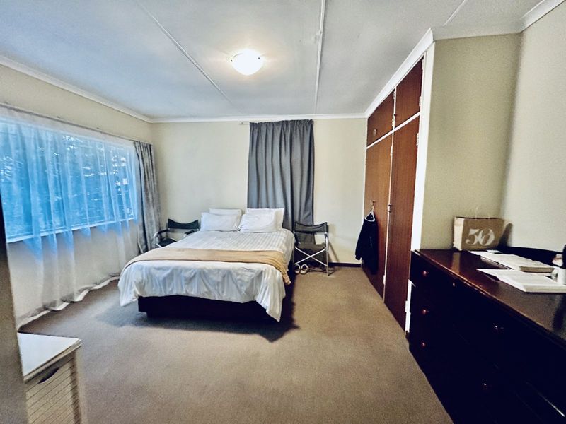 Townhouse For Sale in Faerie Glen - Photo 2