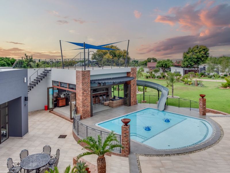 House For Sale in Poortview - Photo 3