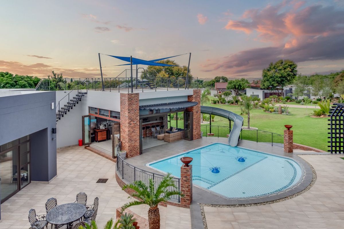 House For Sale in Poortview - Photo 3