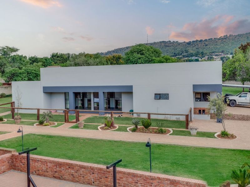 House For Sale in Poortview - Photo 4