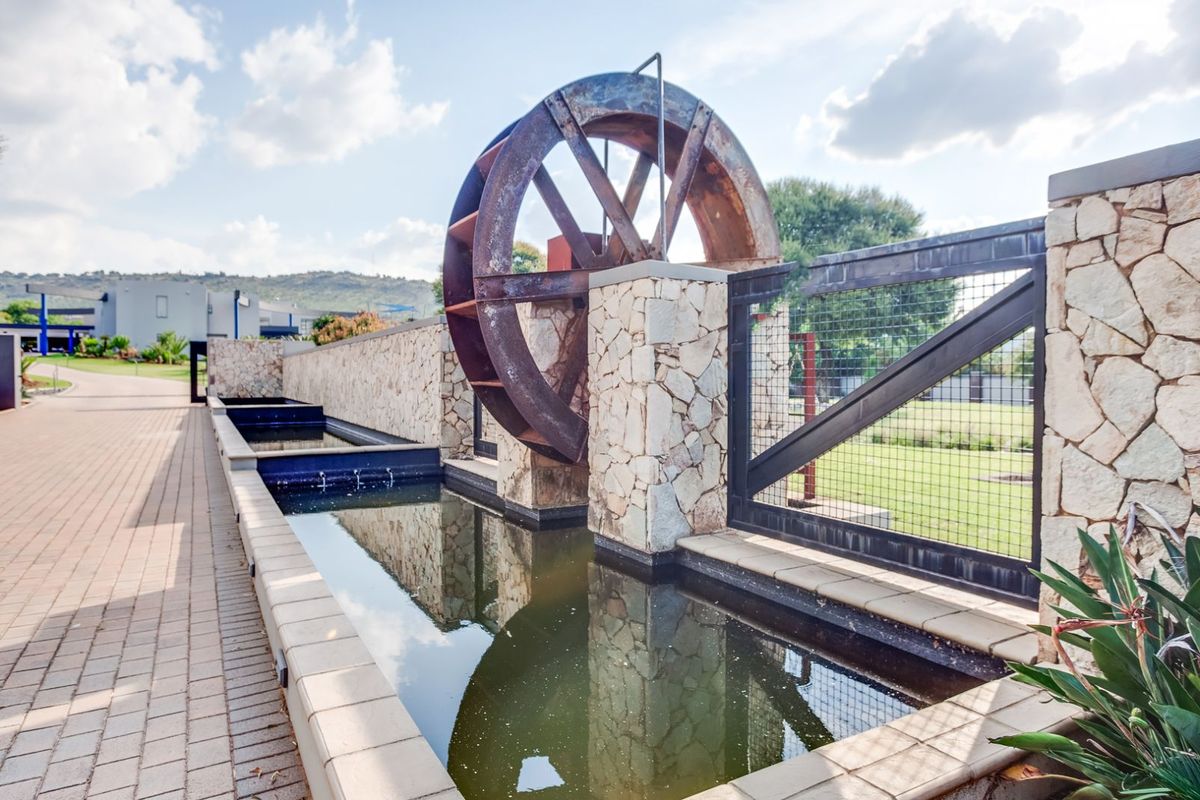 House For Sale in Poortview - Photo 2