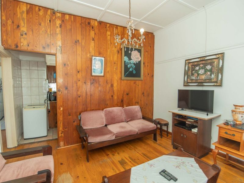 House For Sale in Kensington - Photo 10