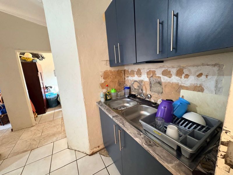 House For Sale in Homevale - Photo 6