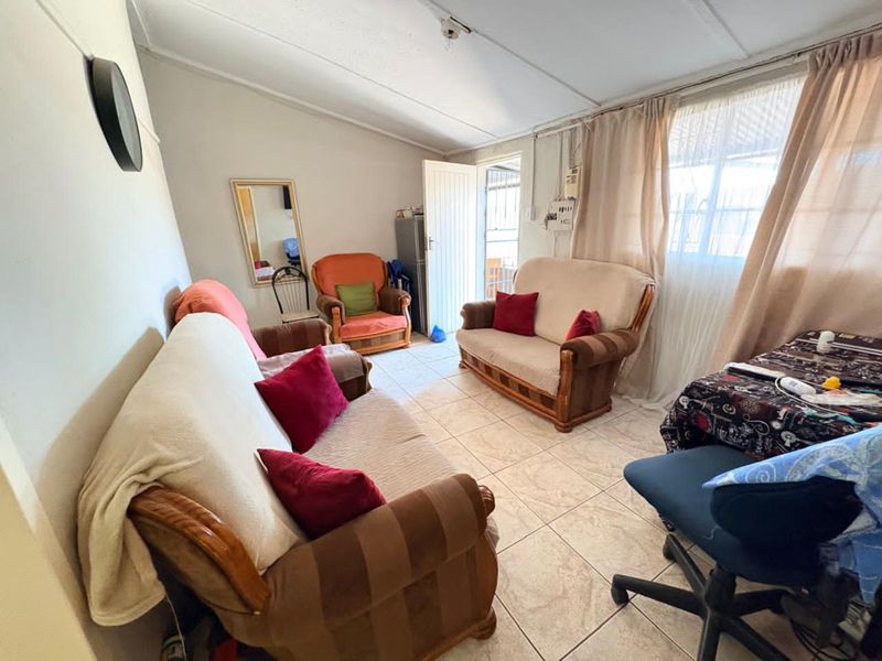 House For Sale in Homevale - Photo 4