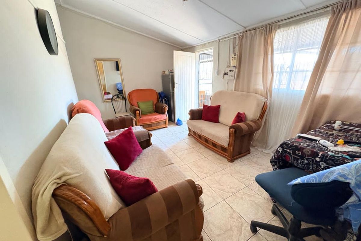 House For Sale in Homevale - Photo 4