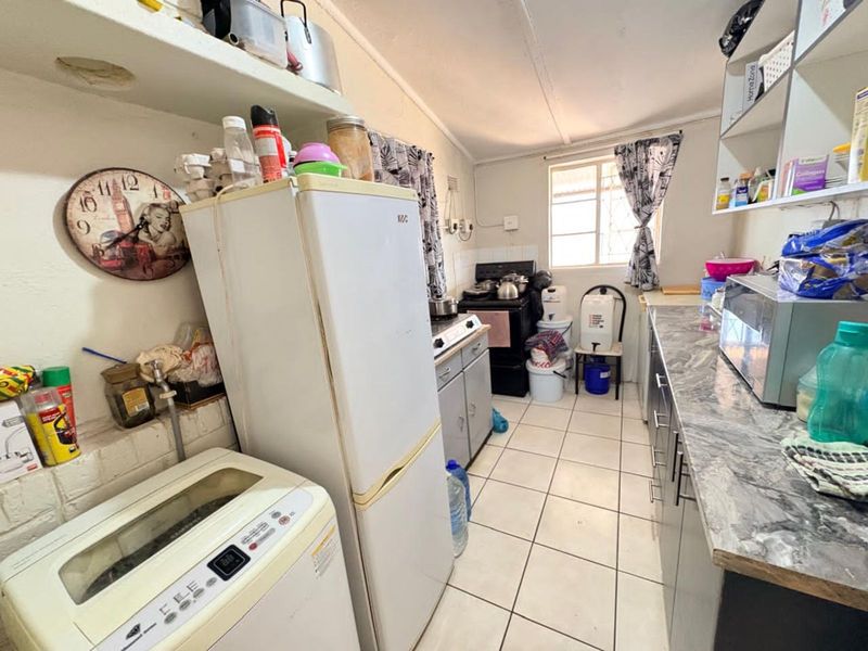 House For Sale in Homevale - Photo 5