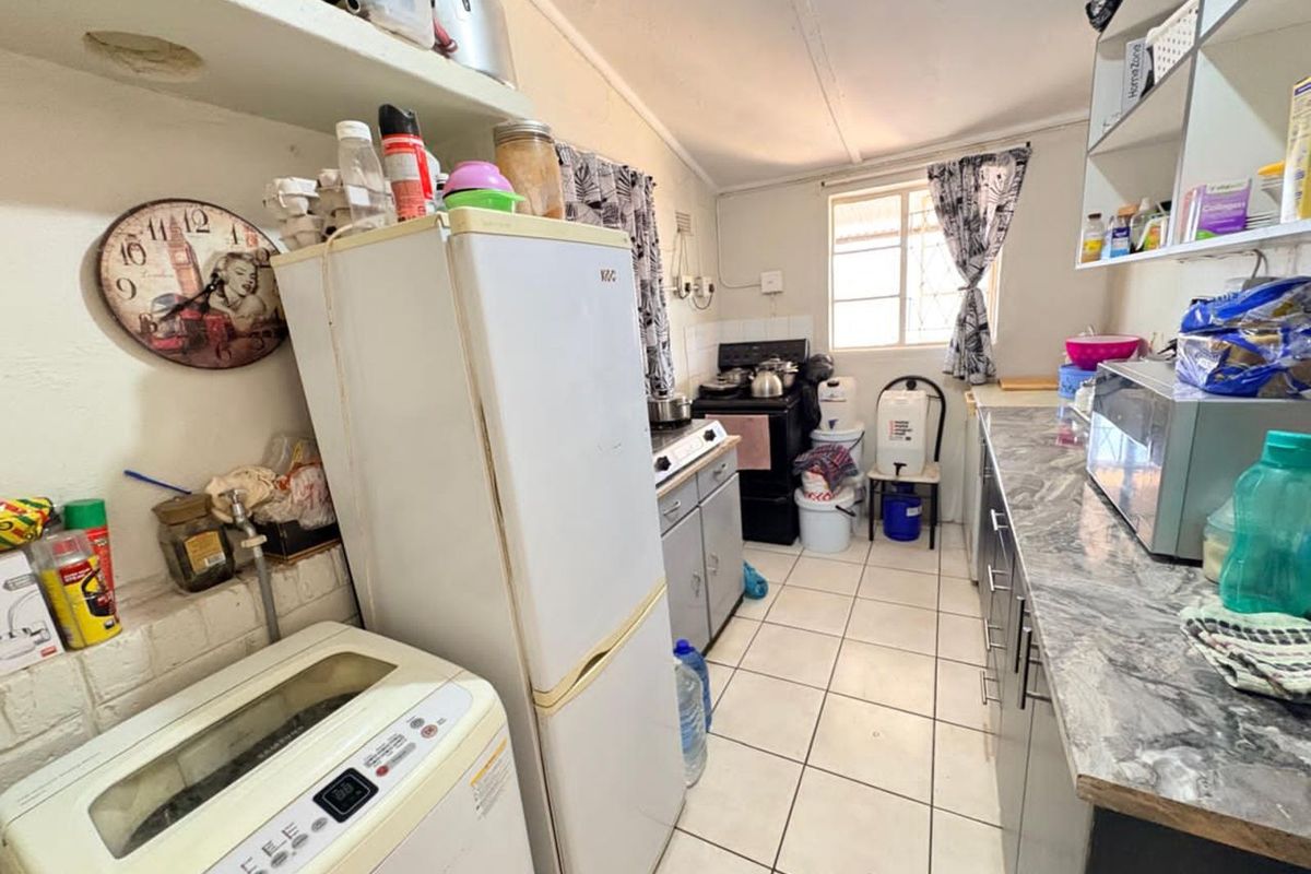 House For Sale in Homevale - Photo 5