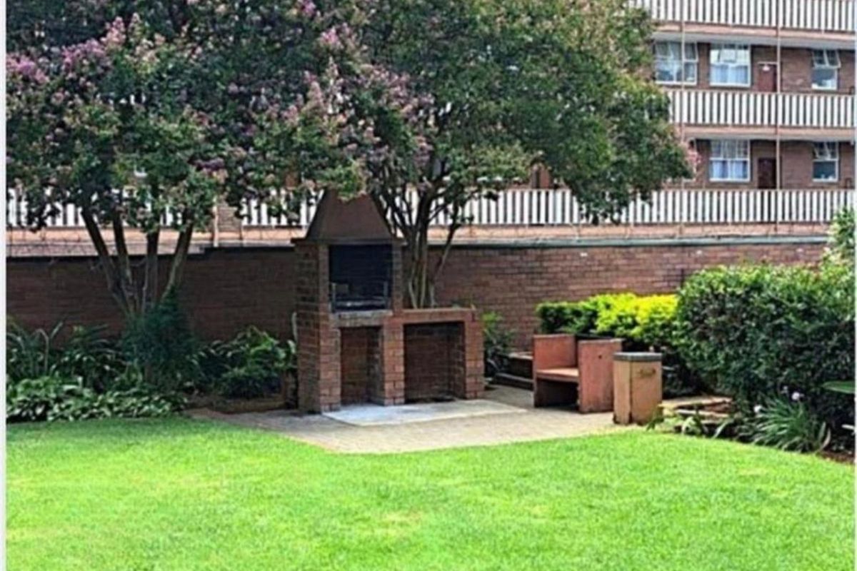 House For Sale in Sunnyside - Photo 4