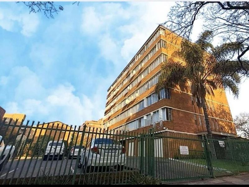 House For Sale in Sunnyside - Photo 2